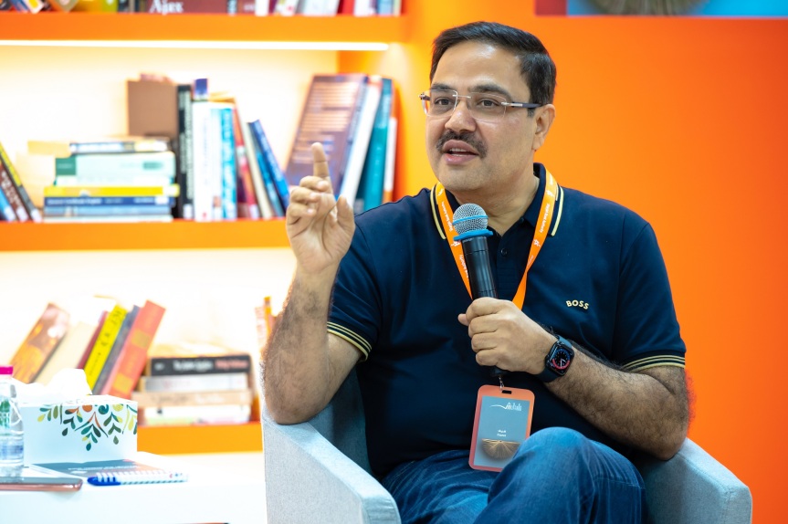 <strong>‘There’s no right time to write a book’, says best-selling Indian banker-turned author at SIBF 2022</strong>